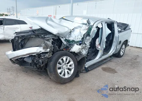 2021 Chevrolet Silverado 1500 2Wd Short Bed Custom z USA, uszkodzony, nr VIN 1GCPWBEK9MZ181474